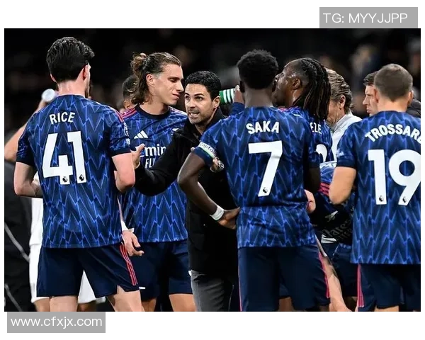 斯坦福桥的硝烟:十人切尔西绝境扳平,阿森纳憾失三分 斯坦福桥的硝烟:十人切尔西绝境扳平,阿森纳憾失三分